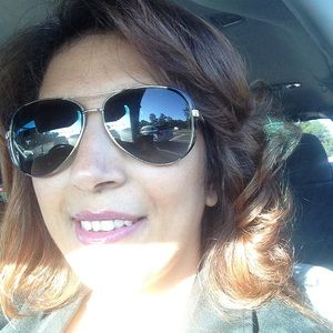 Meet your Posher, Dalia